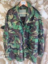 Charger l&#39;image dans la galerie, Genuine British Army Smock Combat Jungle DPM Camouflage - Size 170/104
