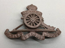 Load image into Gallery viewer, Original WW1 British Army Royal Artillery Officers Bronze Cap Badge
