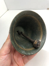 Charger l&#39;image dans la galerie, Original WW1 British Navy HMS Victory Trench Art Bronze Bell
