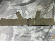 Charger l&#39;image dans la galerie, Original WW1 British Army 1908 08 Pattern Webbing Belt - 1916 Dated - 48&quot; Waist
