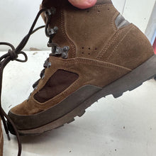 Load image into Gallery viewer, British Army Surplus Brown Leather Combat Boots - Iturri - Size UK 8 L - The Militaria Shop
