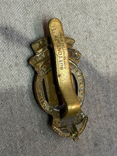 Load image into Gallery viewer, Original WW1 / WW2 British Army Royal Army Ordnance Corps Cap Badge
