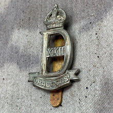 Charger l&#39;image dans la galerie, Original WW2 British Army 22nd Dragoon Guards Cap Badge - King&#39;s Crown
