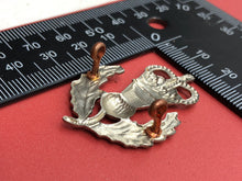 Load image into Gallery viewer, Genuine British Army Queen&#39;s Own Highlanders Collar Badge
