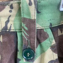 Charger l&#39;image dans la galerie, Early Original British Army Jungle DPM Camouflaged Combat Trousers - 76/80/96
