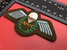 Load image into Gallery viewer, British Army Assistant Parachute Jump Instructor Wings
