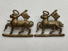 Load image into Gallery viewer, Original WW2 British Army Collar Badges Pair - Queen&#39;s Royal Regiment
