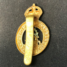 Load image into Gallery viewer, Original WW2 British Army Cap Badge - Hertfordshire Regiment - The Militaria Shop
