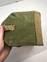 Charger l&#39;image dans la galerie, Original WW2 British Army Assault Lightwieght Gas Mask Bag
