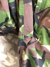 Load image into Gallery viewer, Size 75/72/88 - Vintage British Army DPM Lightweight Combat Trousers
