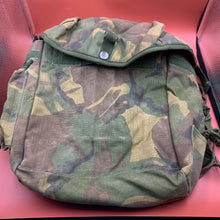 Lade das Bild in den Galerie-Viewer, British Army DPM NBC Respirator Haversack Bag Gas Mask Pouch IRR Military
