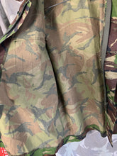 Charger l&#39;image dans la galerie, Genuine British Army DPM Lightweight Combat Jacket - Size 170/112
