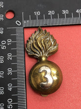 Load image into Gallery viewer, Original WW1 British Army Cap Badge - 3rd City of London Rifle Volunteers
