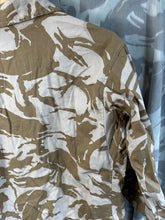 Charger l&#39;image dans la galerie, Genuine British Army Desert DPM Camouflaged Tropical Combat Jacket - 160/96
