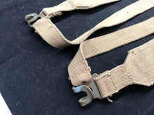 Charger l&#39;image dans la galerie, Original WW2 British Army 37 Pattern Khaki L-Straps Webbing - Wartime Dated
