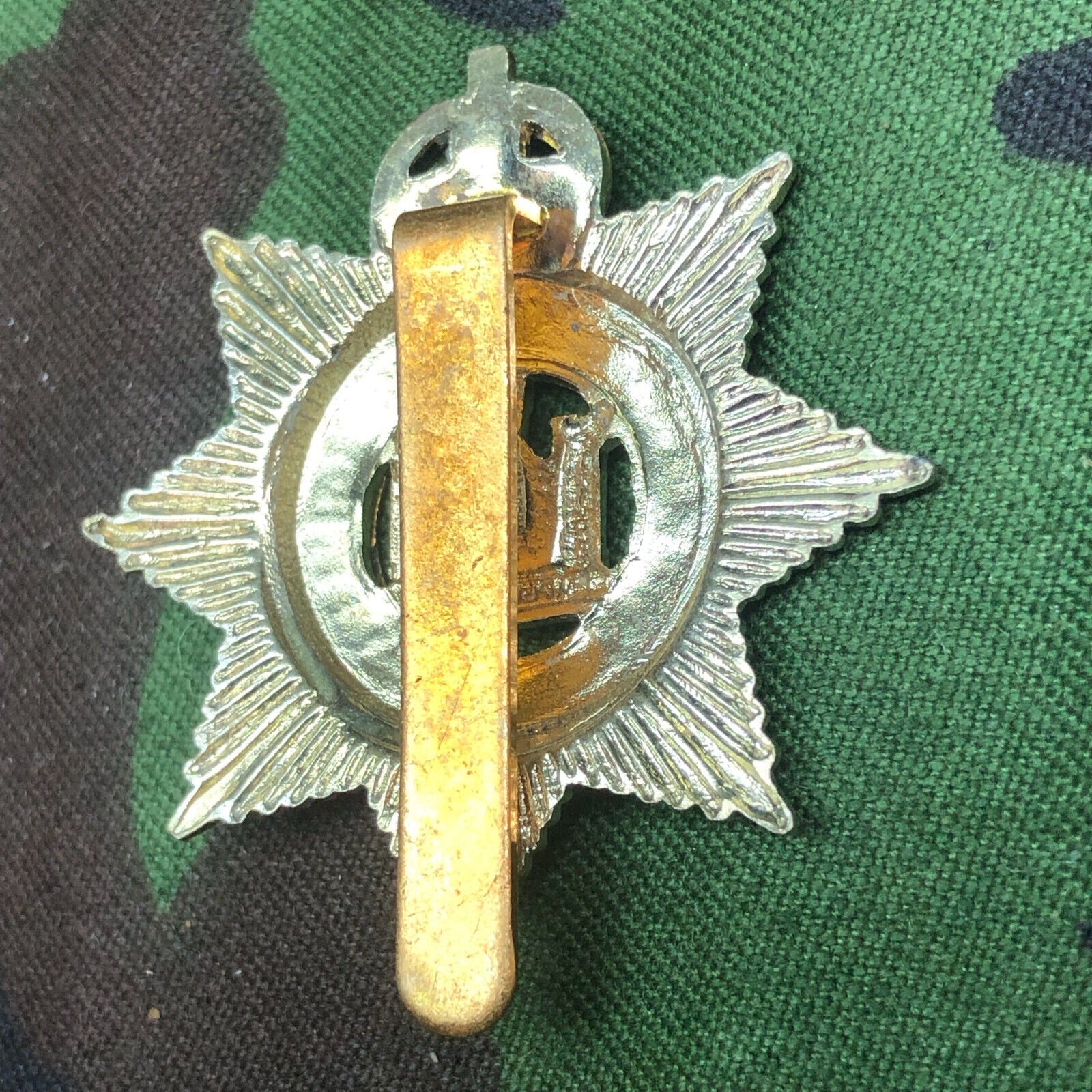 Original British Army The Devonshire Regiment Cap Badge - The Militaria Shop
