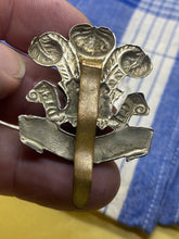 Load image into Gallery viewer, Original WW1 / WW2 British Army The Welsh Regiment Cap Badge
