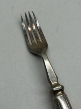 Charger l&#39;image dans la galerie, Original WW2 British Army Royal Artillery Officers Mess Cutlery Fork
