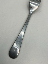 Charger l&#39;image dans la galerie, Original British Army War Department Marked Mess Cutlery Fork - 1961 Dated
