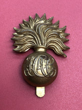 Charger l&#39;image dans la galerie, Original WW1 British Army Cap Badge - Honourable Artillery Company
