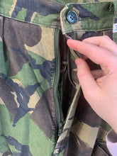 Charger l&#39;image dans la galerie, Genuine British Army DPM Combat Trousers - Size 76/88/104
