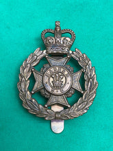 Charger l&#39;image dans la galerie, Genuine British Army Radnor Home Guard Queen&#39;s Crown Cap Badge
