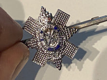 Load image into Gallery viewer, Original WW1 / WW2 British Army - Black Watch Regiment Sweetheart Brooch
