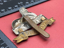 Load image into Gallery viewer, Original WW2 British Army Lincolnshire Regiment Cap Badge
