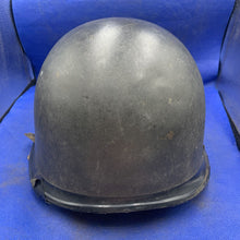 Charger l&#39;image dans la galerie, US Army M1 Helmet Style M1 Euroclone Helmet - WW2 Reenactment / Repainting
