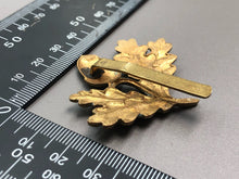 Load image into Gallery viewer, Original WW2 The South Nottinghamshire Hussars Cap Badge
