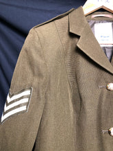 Load image into Gallery viewer, Grade 1 Used British Army No.2 Women&#39;s Dress Uniform Jacket - Size 162/92/76 - The Militaria Shop
