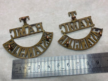 Charger l&#39;image dans la galerie, Pair of Original WW1 Royal Army Medical Corps Territorial Brass Shoulder Titles
