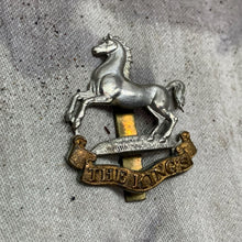 Lade das Bild in den Galerie-Viewer, Origianl WW2 British Army The King&#39;s (Liverpool) Regiment Cap Badge
