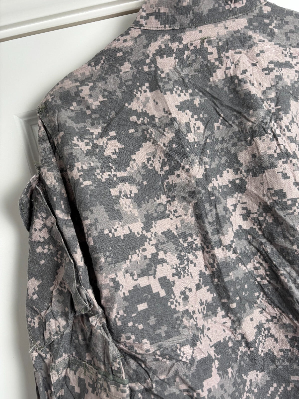 Surplus US Army ACU Combat Uniform Jacket-Large Regular - The Militaria Shop