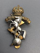 Load image into Gallery viewer, Original WW2 British Army REME Royal Electrical Mechanical Engineers Cap Badge
