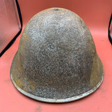 Charger l&#39;image dans la galerie, Original British / Canadian Army WW2 Soldiers Military Combat Mk3 Turtle Helmet
