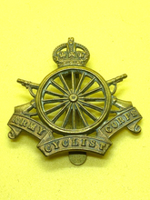 Lade das Bild in den Galerie-Viewer, Original WW1 British Army The Army Cyclists Corps Cap Badge
