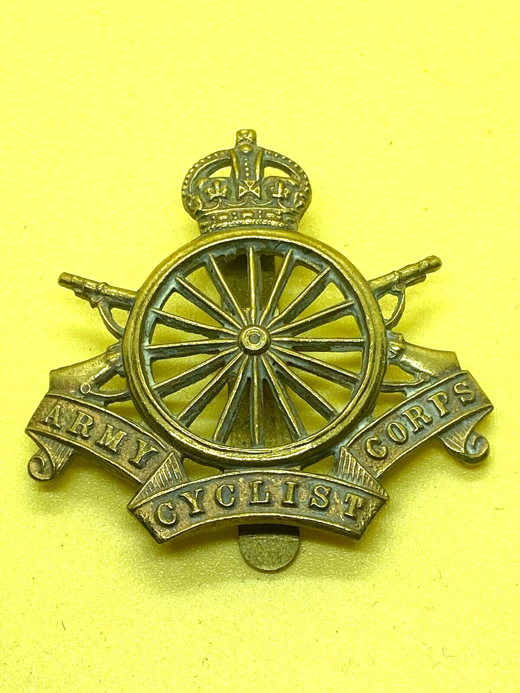 Original WW1 British Army The Army Cyclists Corps Cap Badge