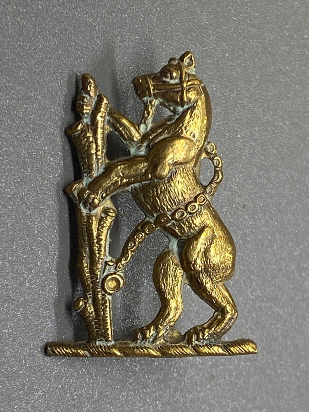 Original WW1 British Army The Warwickshire Yeomanry Cap / Collar Badge