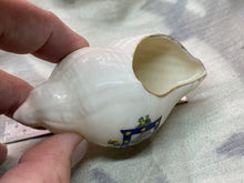 Lade das Bild in den Galerie-Viewer, Original Vintage Crested China Ware Sea Shell - Ryde - Isle of Wight
