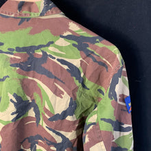 Charger l&#39;image dans la galerie, Genuine British Army DPM Camouflaged Woodland Jacket - 170/96
