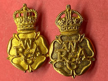 Load image into Gallery viewer, Original British Army Women&#39;s Royal Army Corps Gilt Collar Badges
