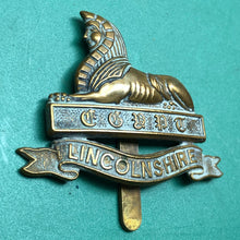 Load image into Gallery viewer, Original WW2 British Army Cap Badge - The Lincolnshire Regiment
