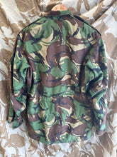 Charger l&#39;image dans la galerie, Genuine British Army 1968 Pattern DPM Combat Smock - Size 4 - 40&quot; Chest
