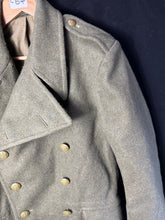 Charger l&#39;image dans la galerie, Original British Army Soldiers Greatcoat 1951 Pattern - 41&quot; Chest
