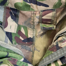 Load image into Gallery viewer, Geuine British Army DPM Camouflaged Combat Trousers - 80/76/92
