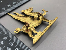 Charger l&#39;image dans la galerie, Original WW1 British Army Cap Badge - Monmouthshire Regiment
