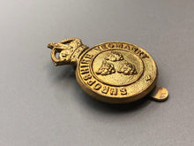 Lade das Bild in den Galerie-Viewer, Original WW1 British Army Shropshire Yeomanry Cap Badge
