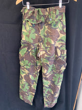 Charger l&#39;image dans la galerie, Genuine British Army DPM Combat Trousers - Size 76/72/88
