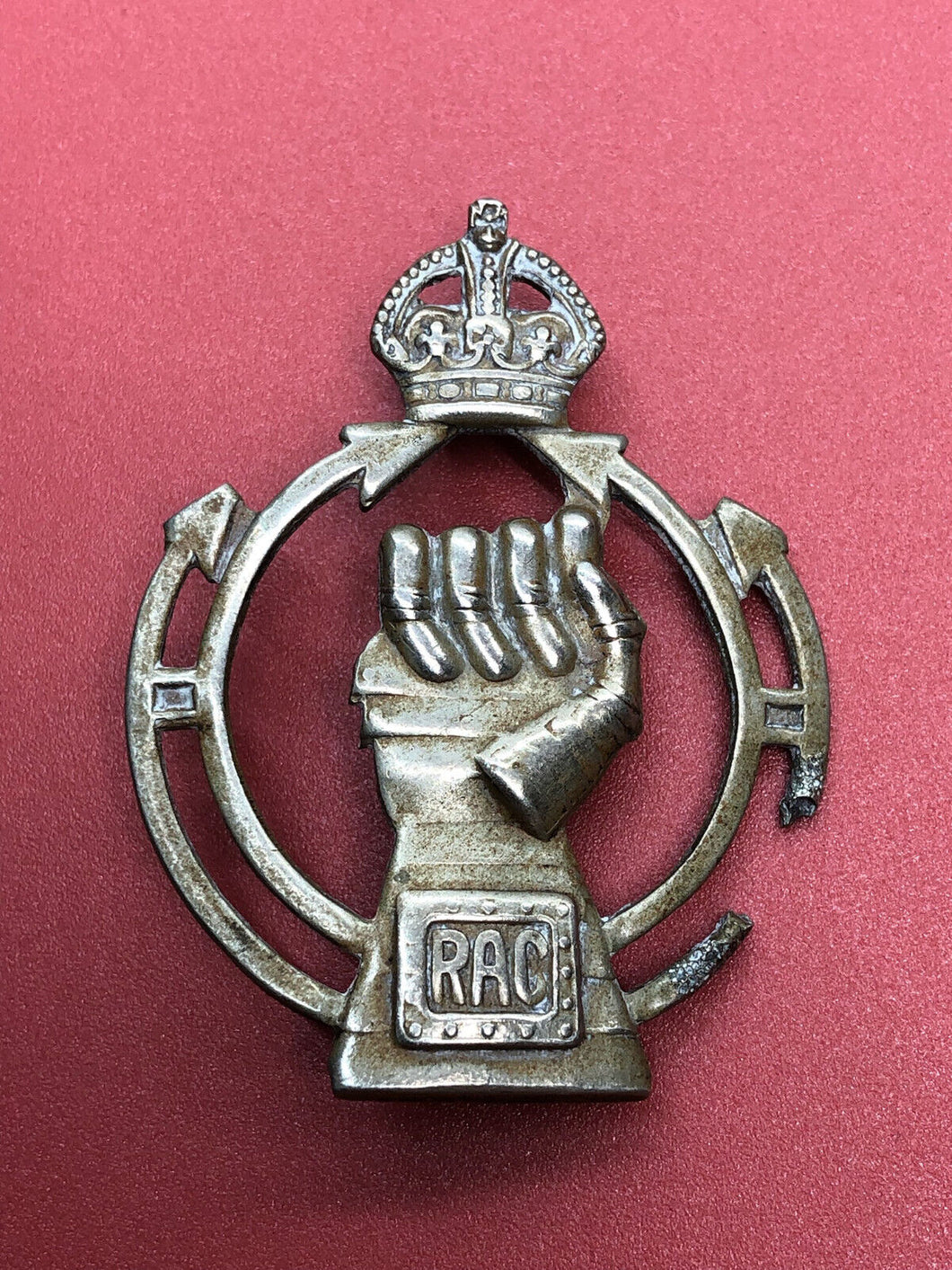 Original WW2 British Army Royal Armoured Corps Cap Badge